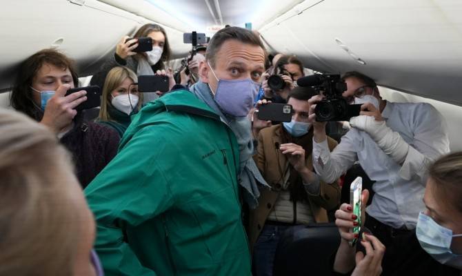 Оппозиционер Навальный вернулся в Россию