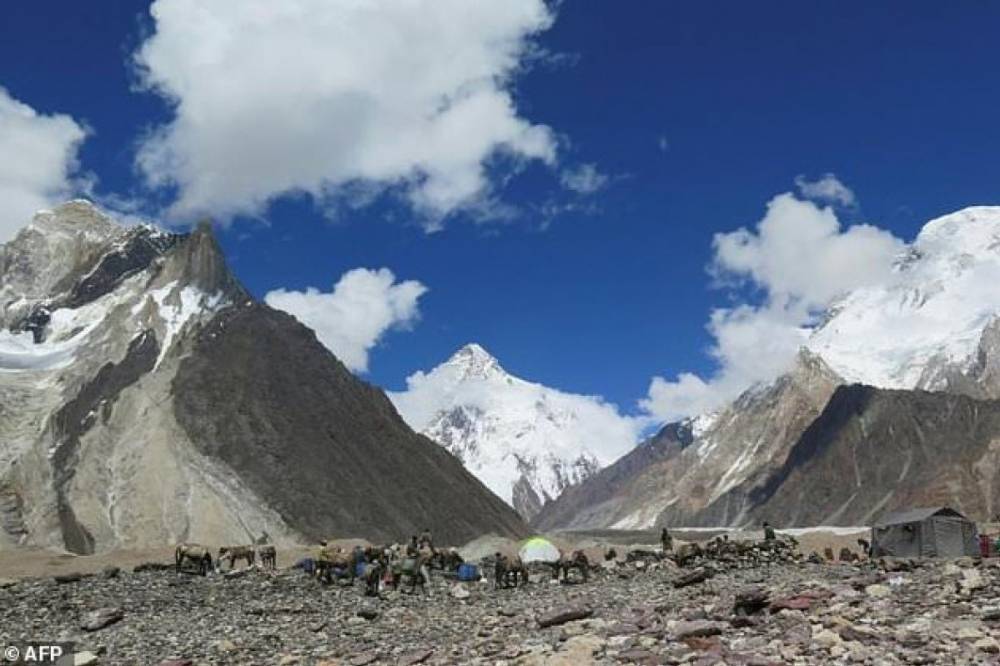 Восемь тысяч метров: Группа альпинистов впервые покорила вершину Чогори зимой