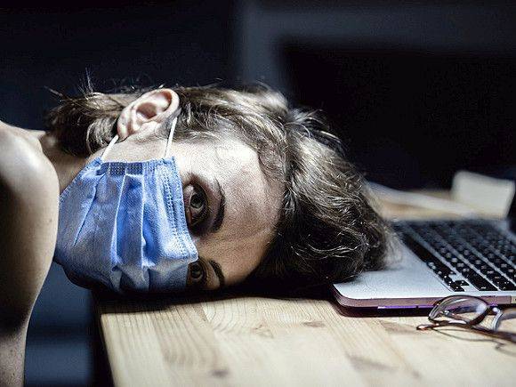 Эксперт: Недосып повышает риск заражения коронавирусом на 250%