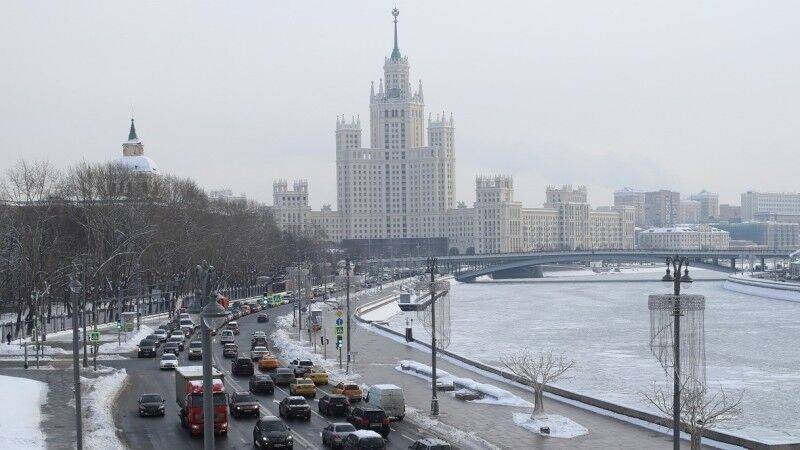 Синоптики предупредили москвичей о сильных морозах и гололедице
