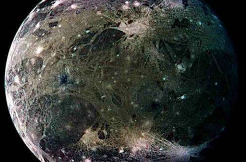 Спутник Юпитера начал передавать странные радиосигналы
