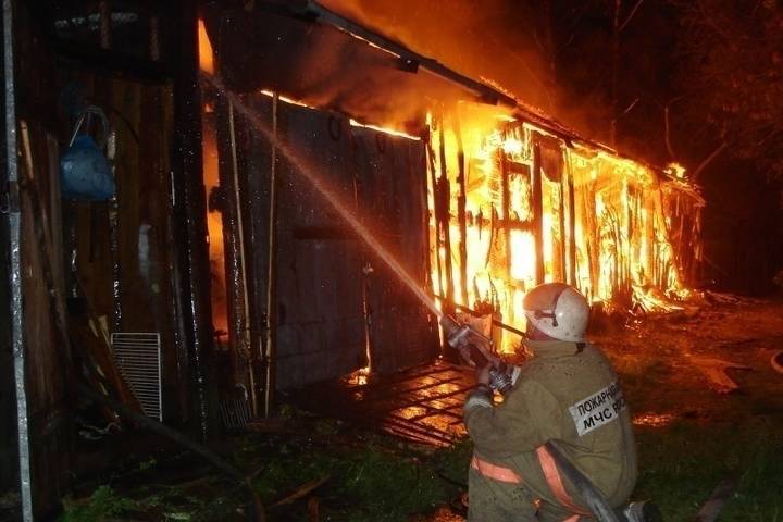 Ночью в Ивановской области сгорели сараи