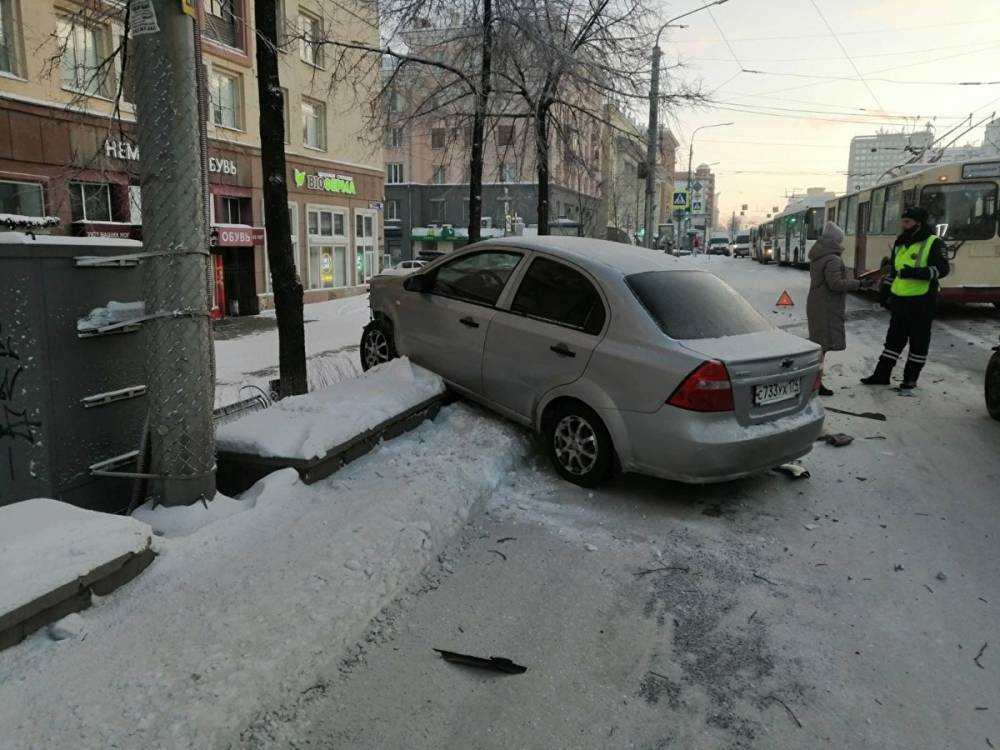 В Челябинске, где после критики Текслера перестали посыпать дороги, — резкий рост ДТП