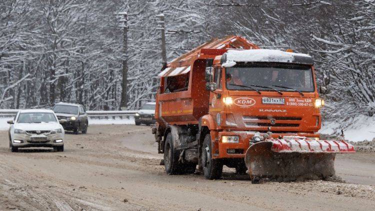 "Позорище": Аксенов обещает наказать чиновников за плохую уборку дорог
