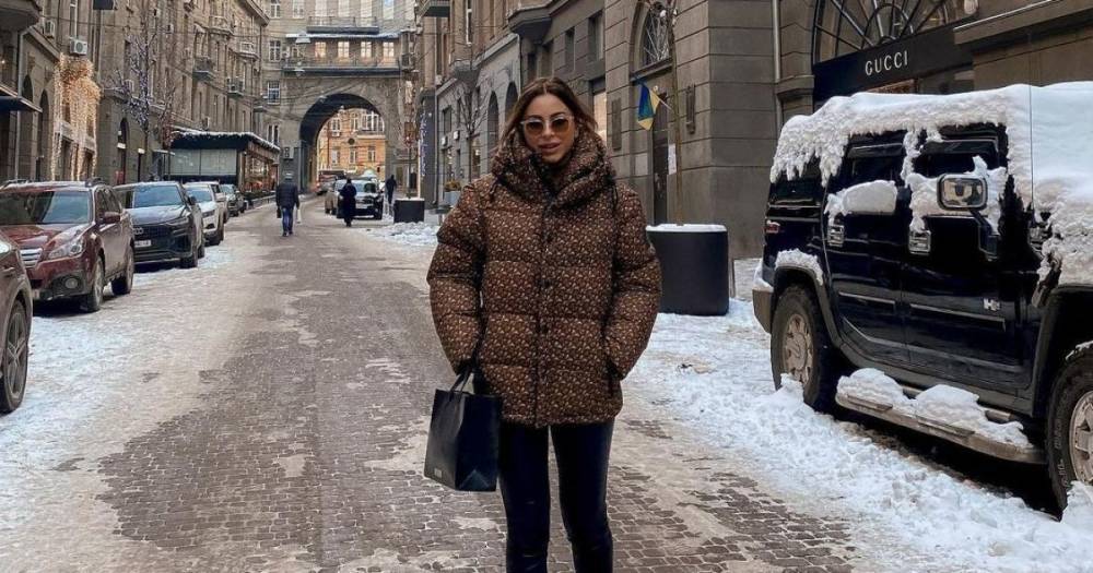 Ани Лорак приехала в Киев и показала, как по морозной столице гуляла