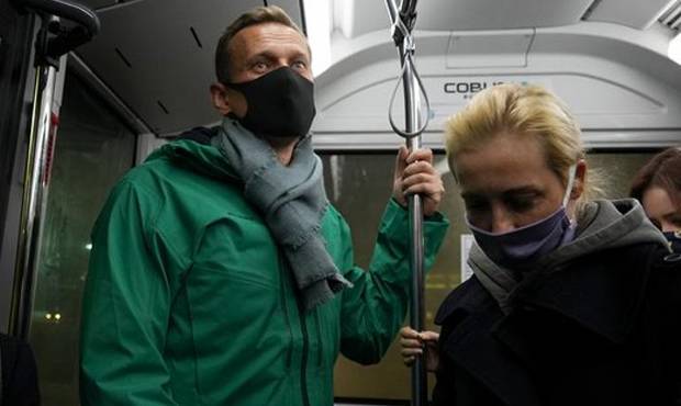 Адвокаты Алексея Навального с воскресенья не могут добиться встречи со своим подзащитным