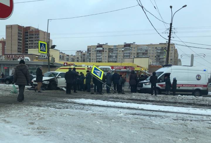 Полиция уточнила число пострадавших в ДТП на перекрестке Дундича и Бухарестской