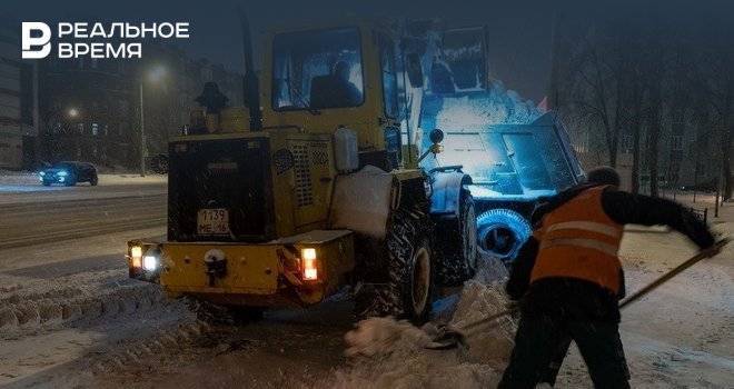Исполком об уборке снега в Казани: «Укомплектованы люди только в первую смену, и то не полностью»