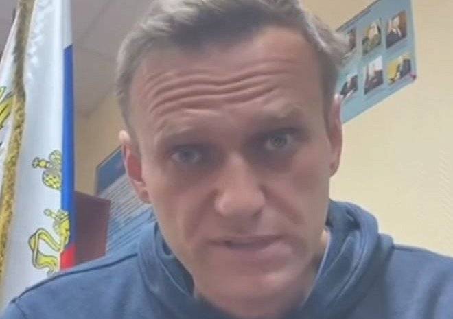 Навальный призвал своих сторонников выйти на улицу
