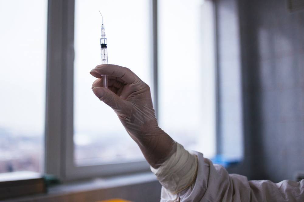 Глава Минздрава РФ рассказал о необязательности сдавать тест на COVID-19 перед вакцинацией