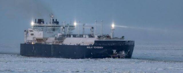 Российские газовозы пробились через Севморпуть в мерзнущую Азию