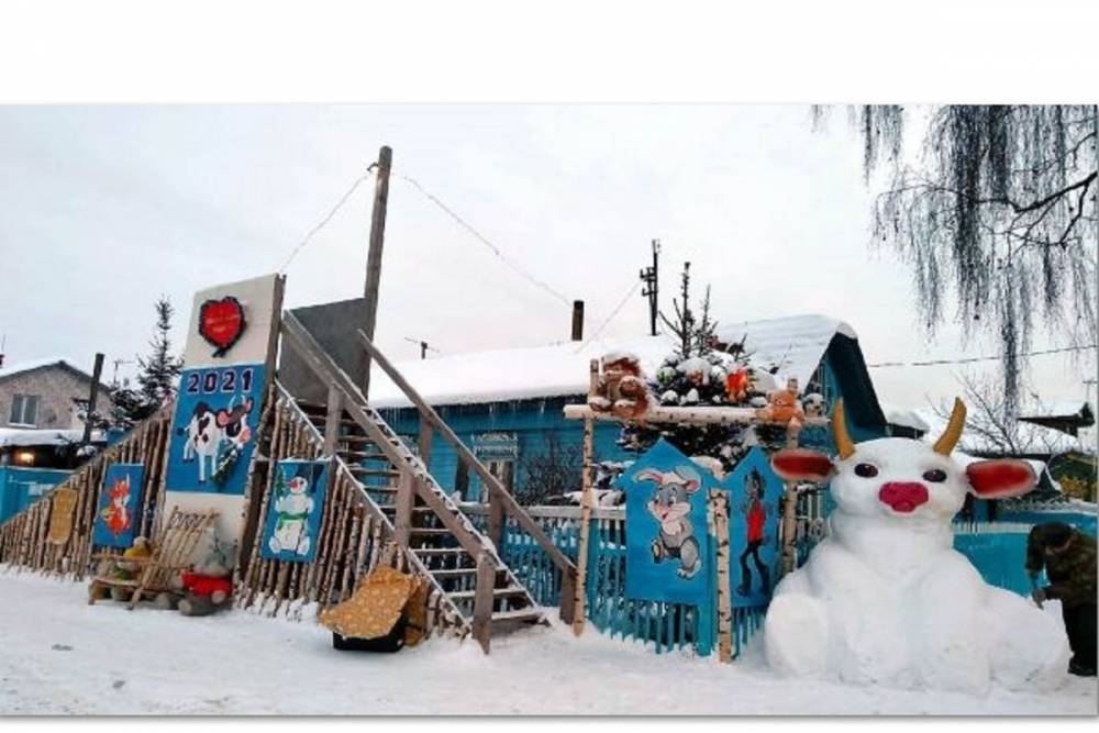 Житель Заволжского района Ярославля снова слепил снежный символ