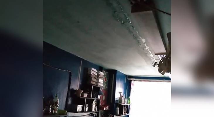 "Аварию устраняли две девушки": под Ярославлем общежитие затопило горячей водой. Видео