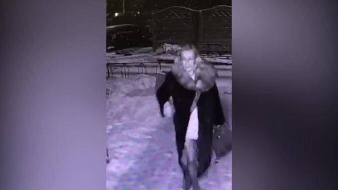 Водитель попутки ограбил пассажирку во Фрунзенском районе в ее день рождения