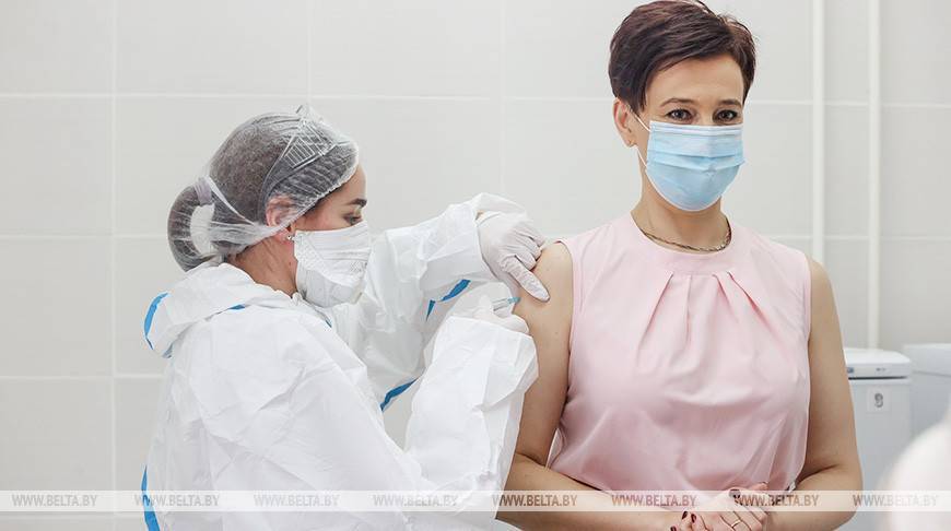 Медработников Ленинского района Минска планируется привить от коронавируса до конца месяца