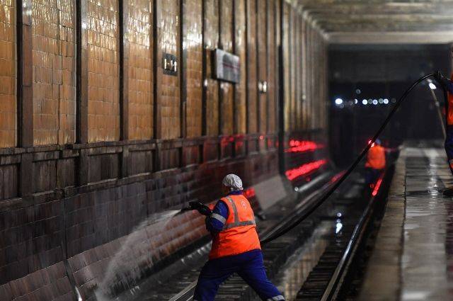 Станция метро «Победа» в Харькове залита водой из-за прорыва трубы