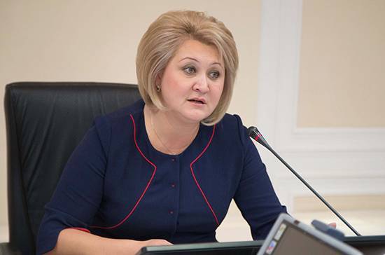 Гумерова заявила о «потоке фейков» вокруг закона о дистанционном обучении