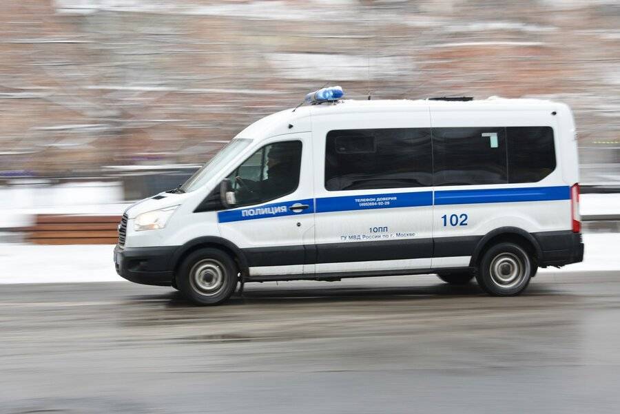В машине в центре Москвы обнаружили тело мужчины