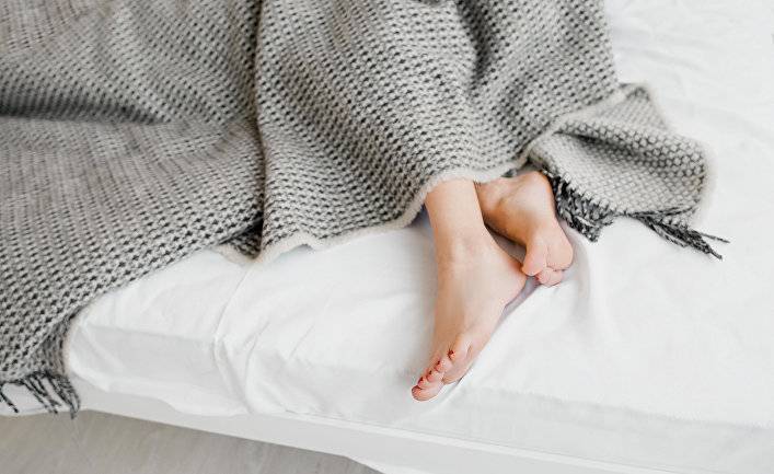 Helsingin Sanomat (Финляндия): эта поза для сна положительно влияет на «очистку» мозга и работу легких