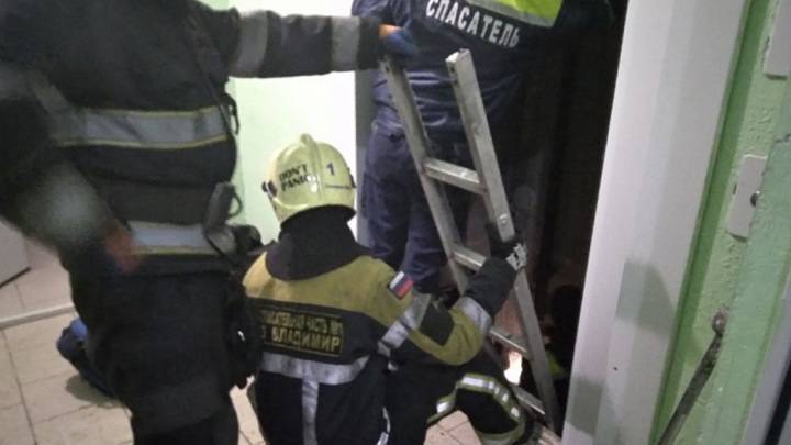 Подросток госпитализирован в тяжелом состоянии после падения в шахту лифта