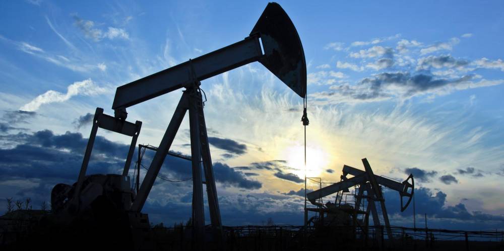 В России резко снизилась добыча нефти и газа