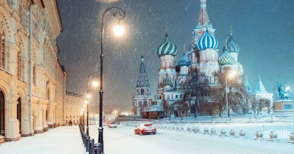 Москвичам в среду пообещали облачную и морозную погоду