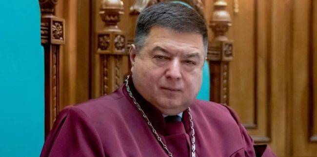 ГБР Украины обвинило главу КСУ Тупицкого в подкупе свидетеля