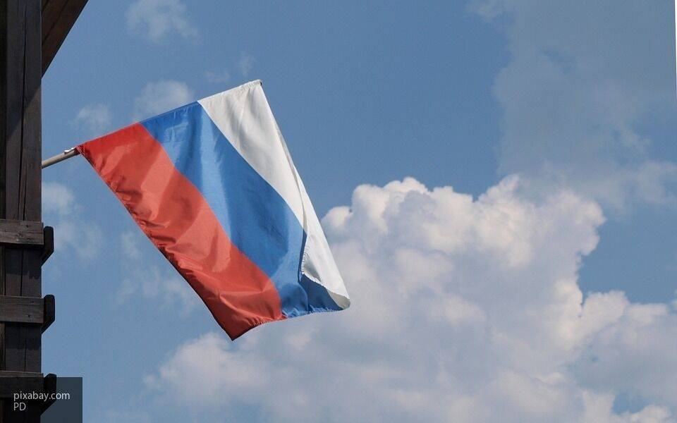 Накануне инаугурации Байдена перед Капитолием появился огромный флаг России