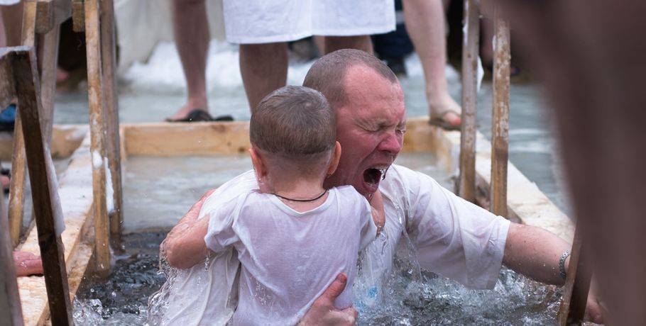 В Петербурге в крещенских купаниях поучаствовали 36 тысяч человек