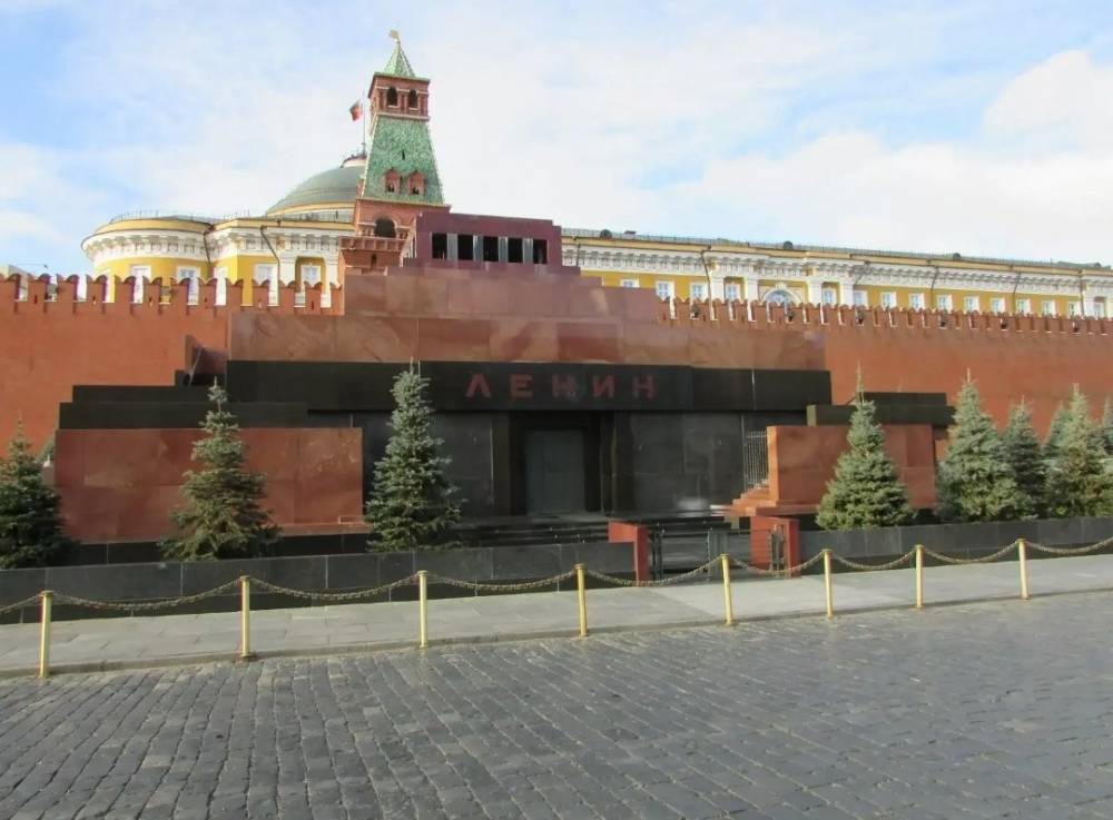 Депутат облдумы предлагает захоронить тело Ленина в Астрахани
