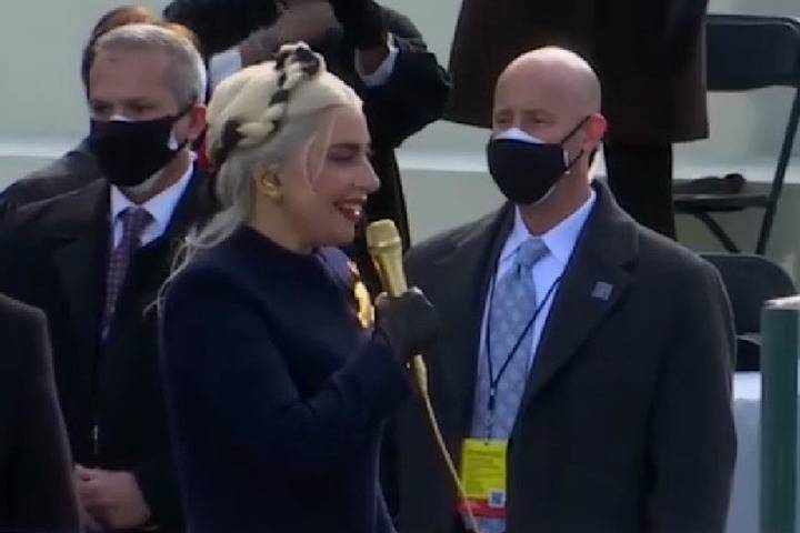 Леди Гага исполнила гимн США на церемонии инаугурации Байдена