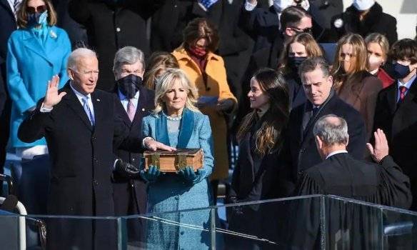 "Это исторический момент кризиса и вызова для Америки": Речь Джо Байдена во время инаугурации