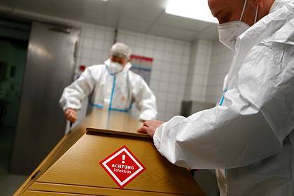 В Германии умер повторно заразившийся коронавирусом пациент