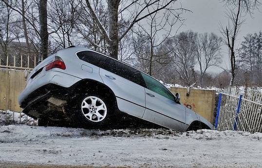 Назван ТОП-5 самых опасных ошибок водителей в зимний период