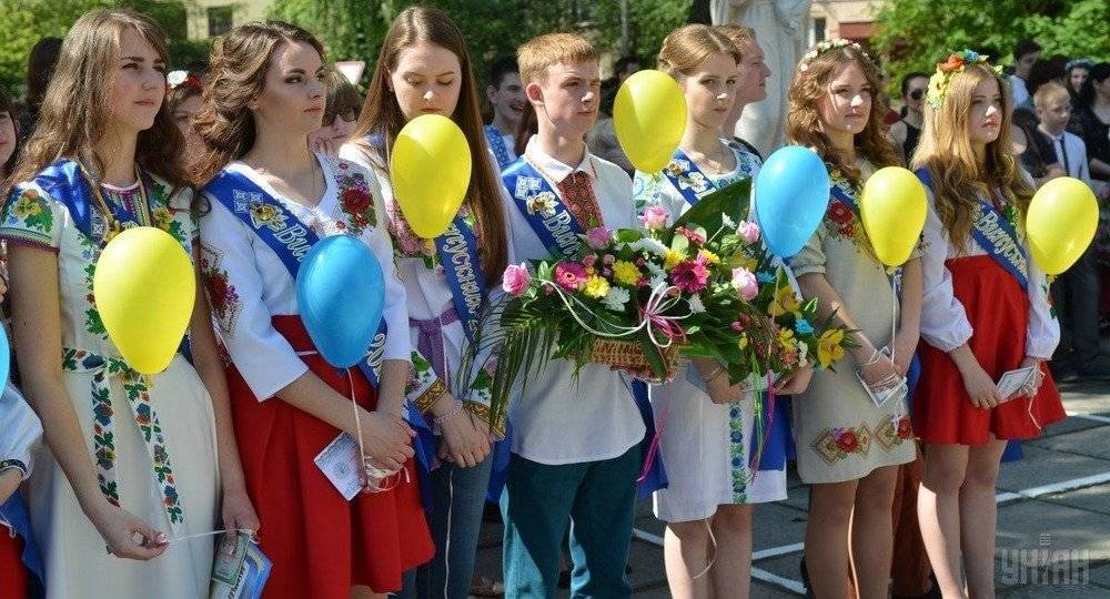 ПТУ-Польша-заработки: на Украине сократят количество старших классов в школах