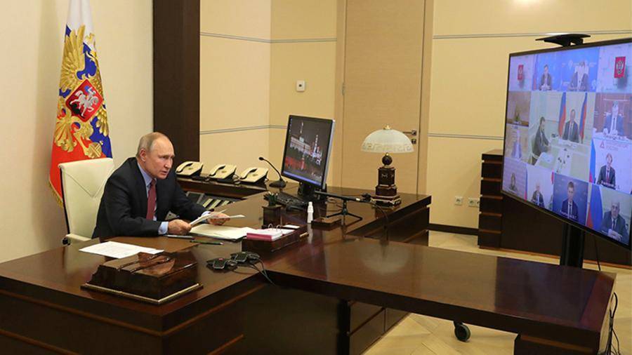Путин призвал к концу 2021 года полностью восстановить рынок труда