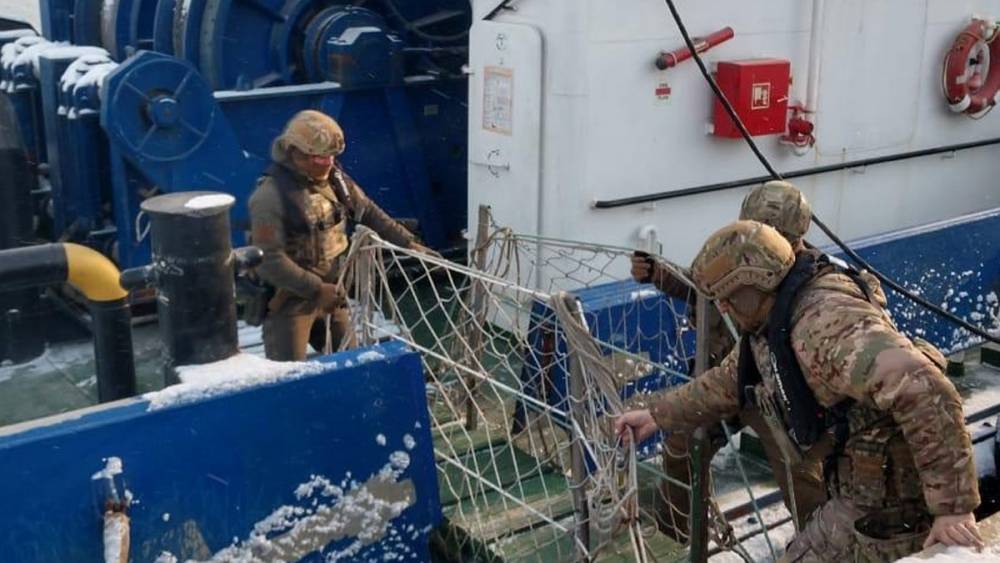 Украинские моряки ездили на работу в оккупированный Крым: СБУ прикрыла незаконную схему