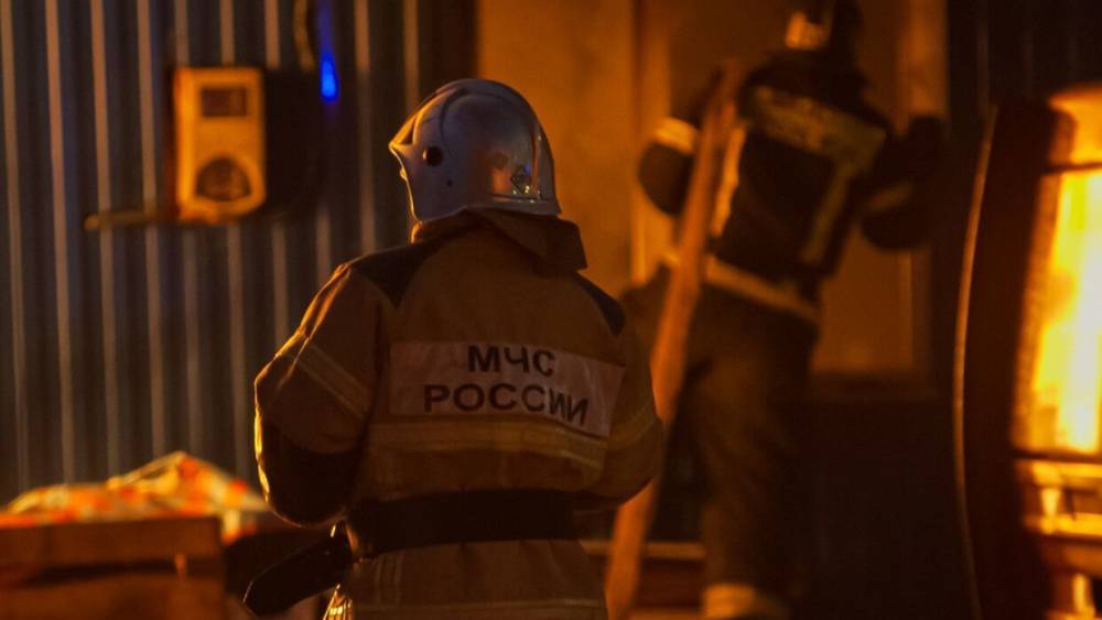 Три человека госпитализированы из-за пожара в Екатеринбурге