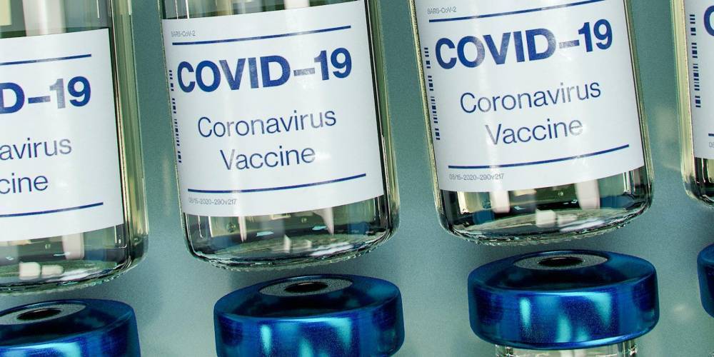 Опасно или нет? Кому не стоит вводить вакцину от коронавируса — медик