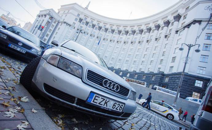 В Украине начали штрафовать водителей автомобилей на еврономерах