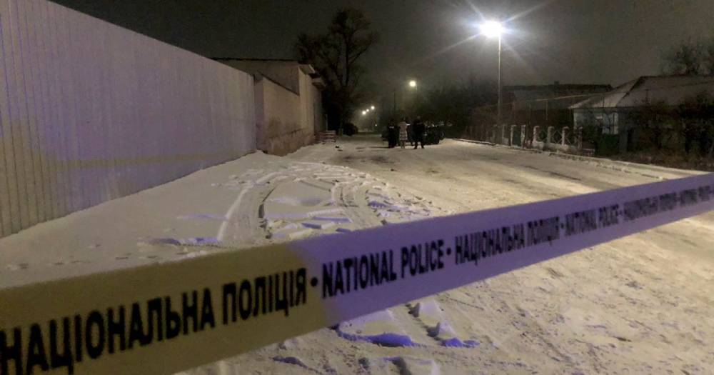 Ампутировал отцу нос и подстрелил нескольких копов: в Николаевской области брали штурмом дом подозреваемого