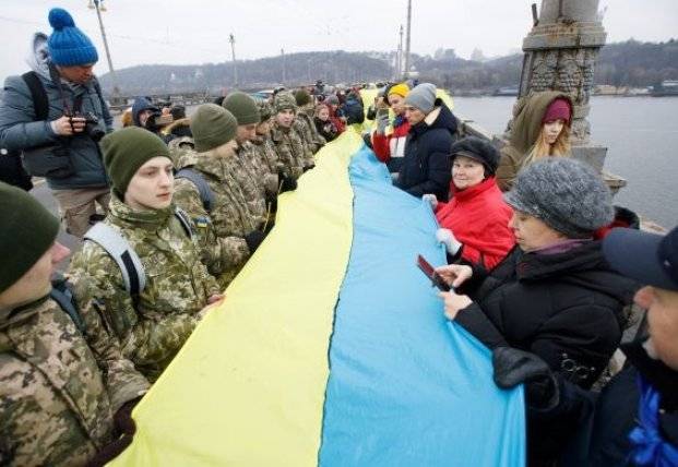 Украинцы сегодня отмечают День Соборности