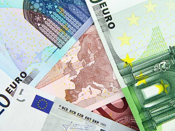 Российская нацвалюта слабеет, курс евро пробил отметку в 91 рубль