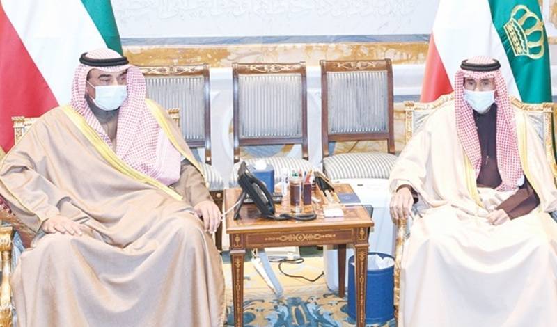 Эмир Кувейта принял отставку премьер-министра и правительства