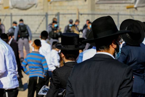 Бейтар-Илит: ортодокс укусил полицейского во время беспорядков у синагоги