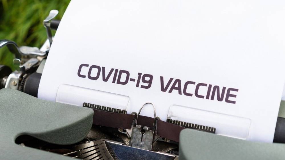 Альтштейн оценил вероятность появления назальной вакцины от COVID-19