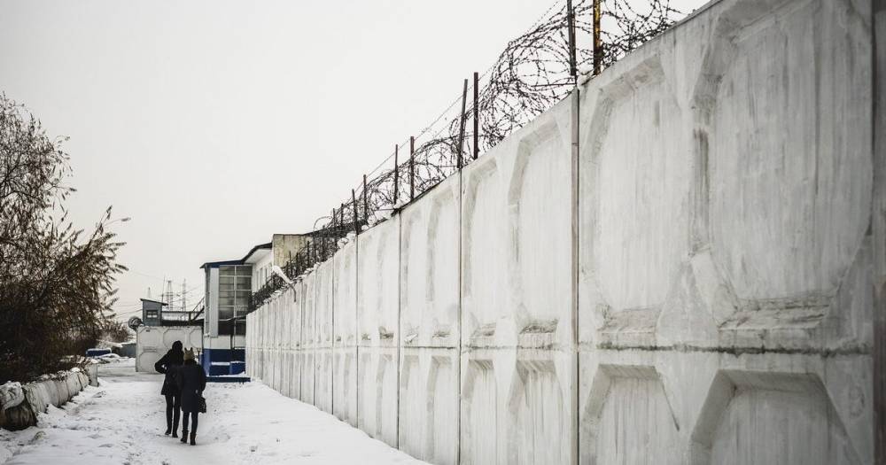 В одной из колоний Иркутска изнасиловали заключённого