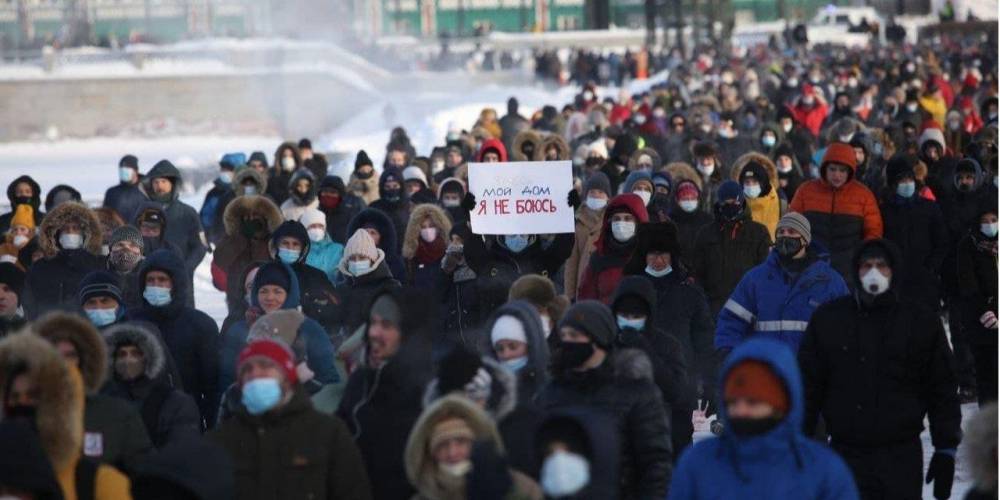 15 тысяч человек по всей России. Как проходят акции в поддержку Навального — видео