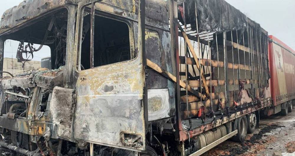 На Харьковщине водитель заживо сгорел в грузовике: детали трагедии, фото