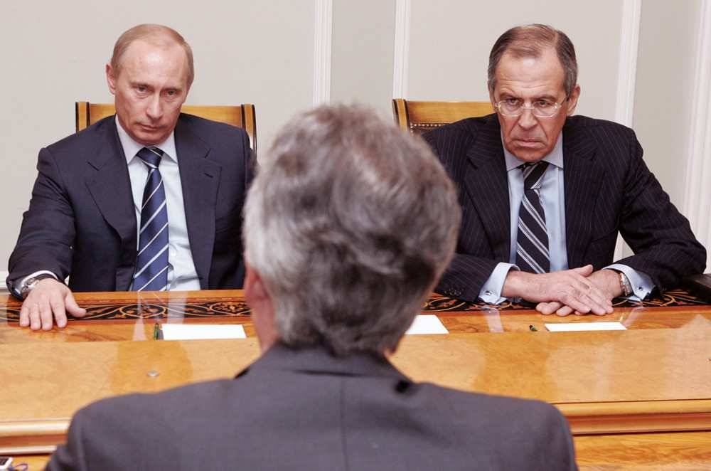 «Путин всех обхитрил»: Байден в США объявлен истинным агентом...